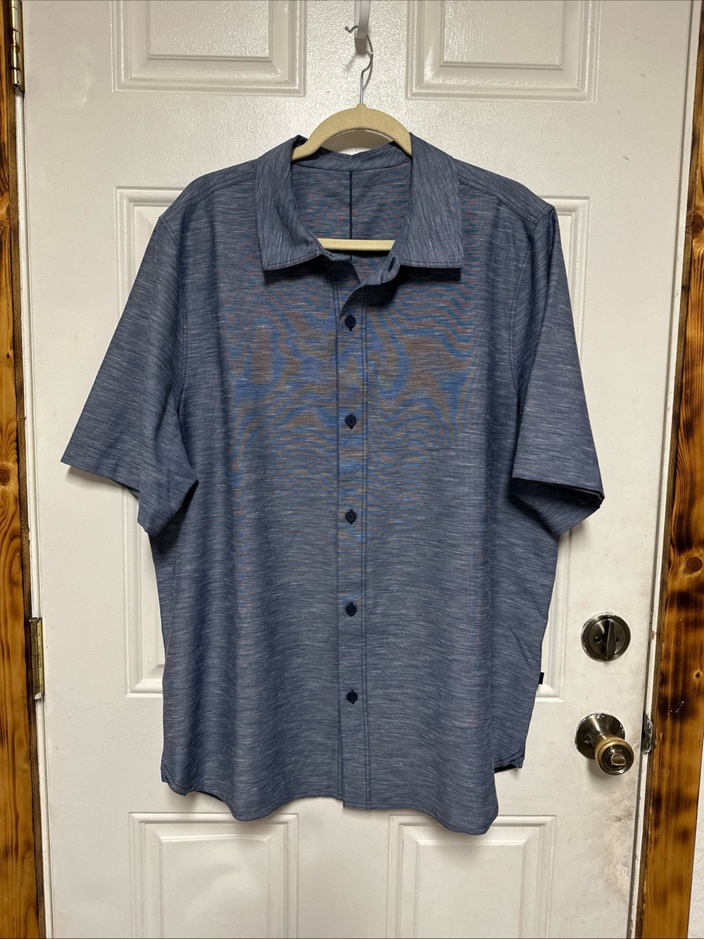Lululemon Short Sleeve Shirt Size XL Button Up Blue Casual